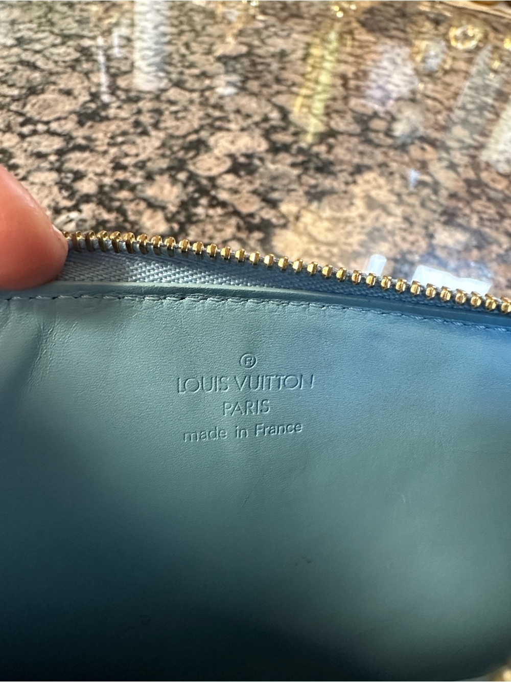 Louis Vuitton Turquoise Vernis Monogram Wristlet Pochette - Picture 5 of 14